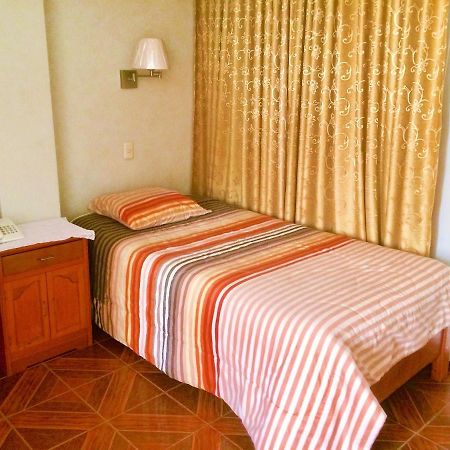Hostal Residencial Lino Уарас Экстерьер фото